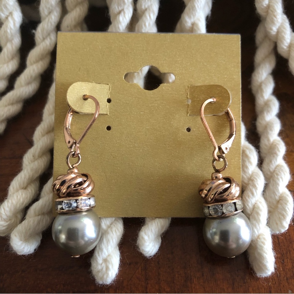 Vintage gray dangle pearl lever back earrings